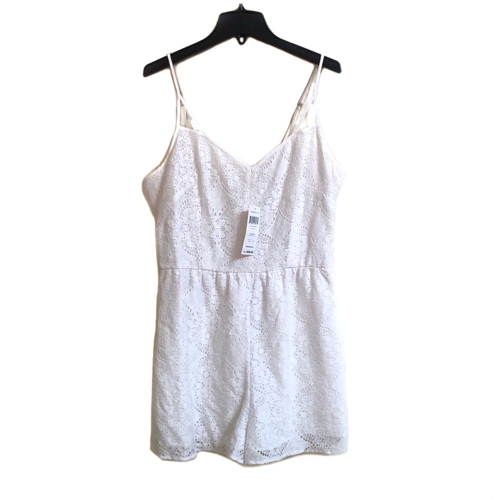 NWT BCBGeneration All White Floral Laced Short One Piece Casual Cami Romper L